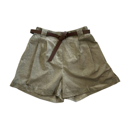 Plissierte Shorts mit Gürtel — Washed Sage